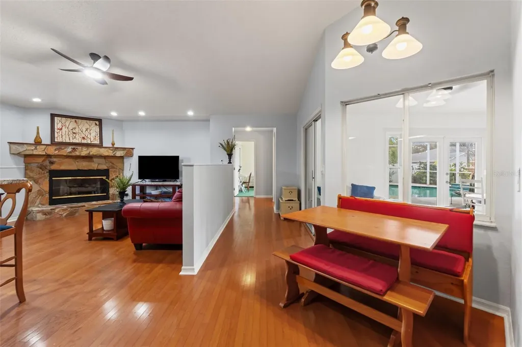 958 Ridgewood Terrace Tarpon Springs FL 34689