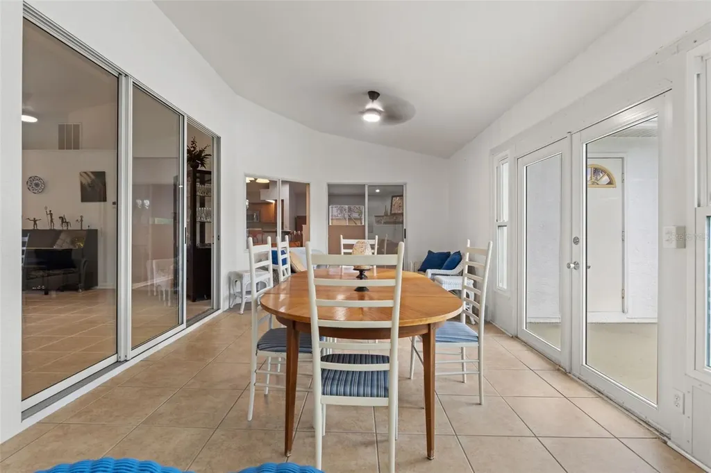 958 Ridgewood Terrace Tarpon Springs FL 34689