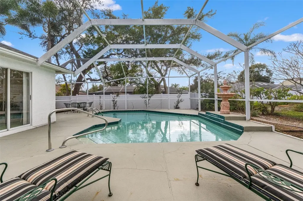 958 Ridgewood Terrace Tarpon Springs FL 34689