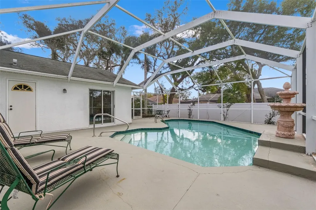 958 Ridgewood Terrace Tarpon Springs FL 34689