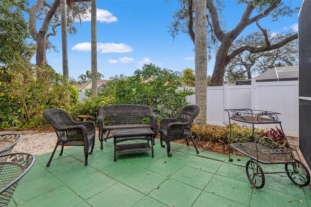 958 Ridgewood Terrace Tarpon Springs FL 34689