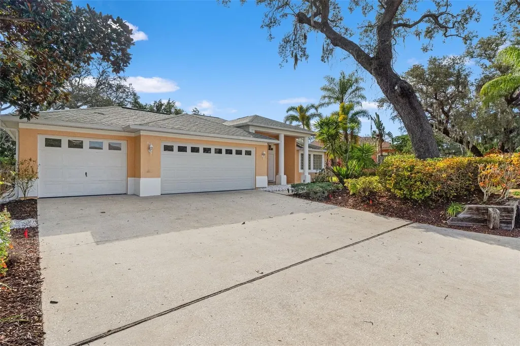 958 Ridgewood Terrace Tarpon Springs FL 34689