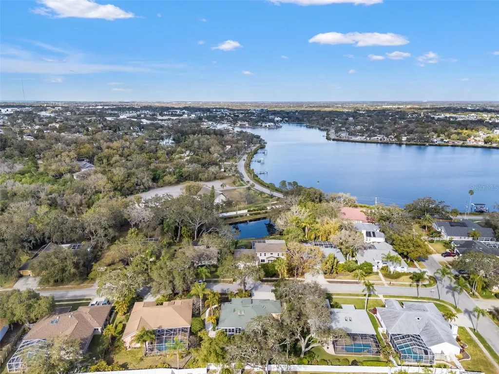 958 Ridgewood Terrace Tarpon Springs FL 34689