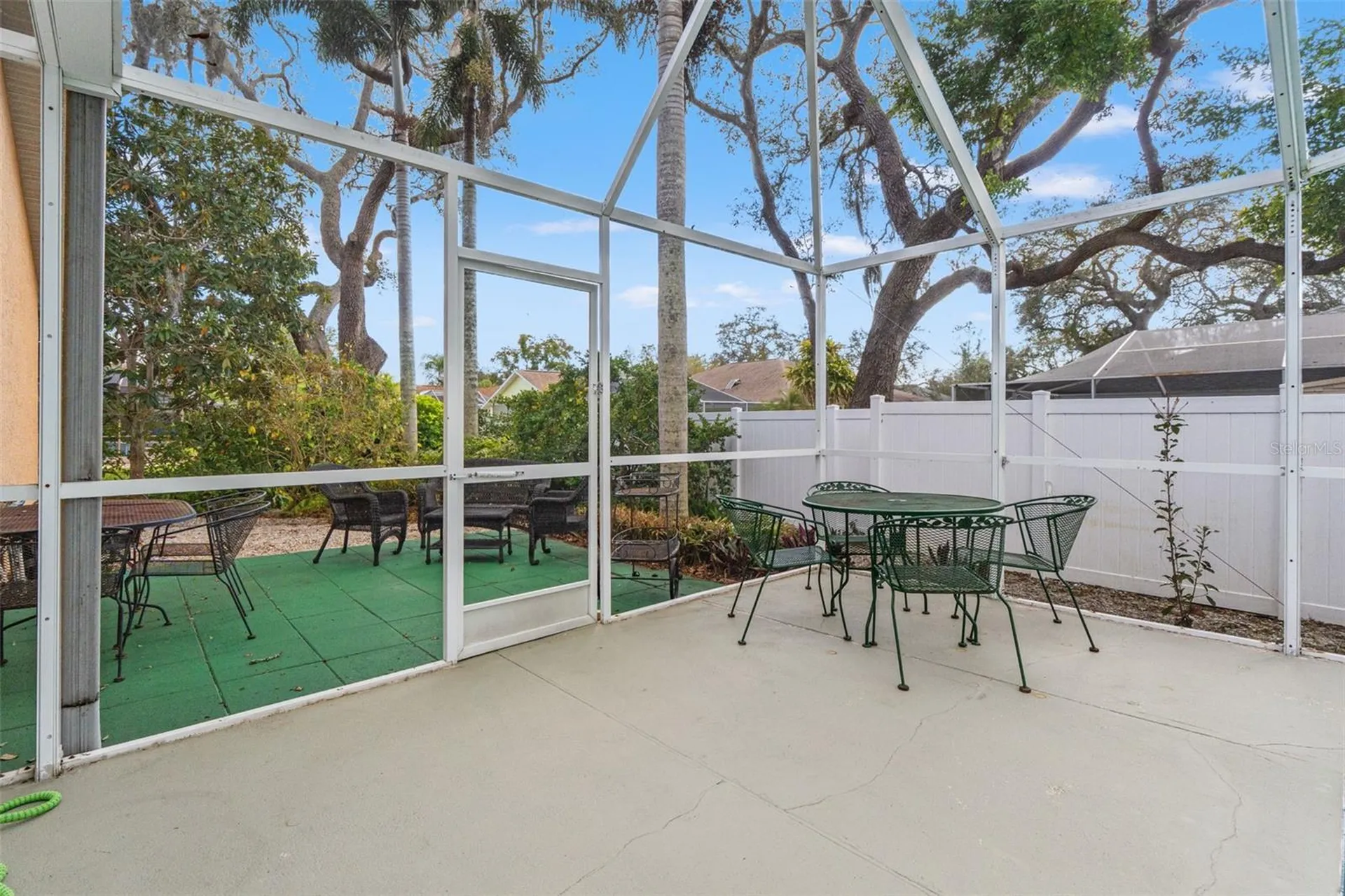 958 Ridgewood Terrace Tarpon Springs FL 34689