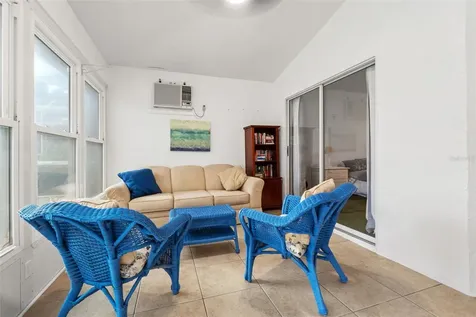 958 Ridgewood Terrace Tarpon Springs FL 34689