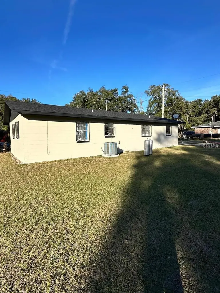 2863 County Road 238 Wildwood FL 34785
