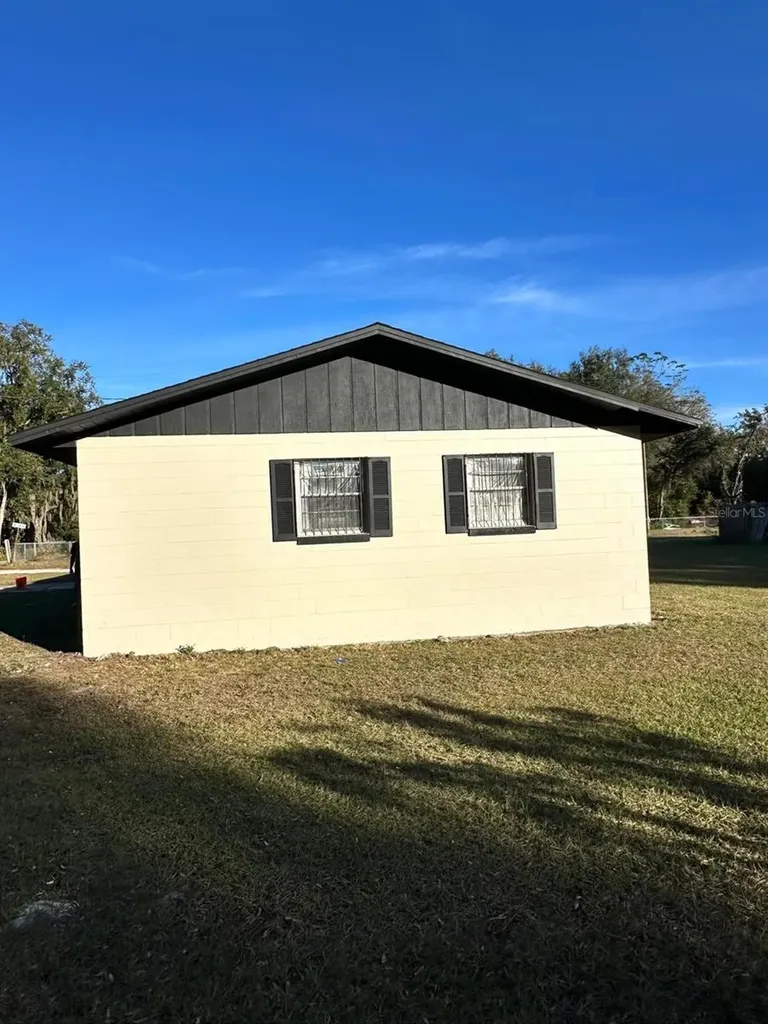 2863 County Road 238 Wildwood FL 34785