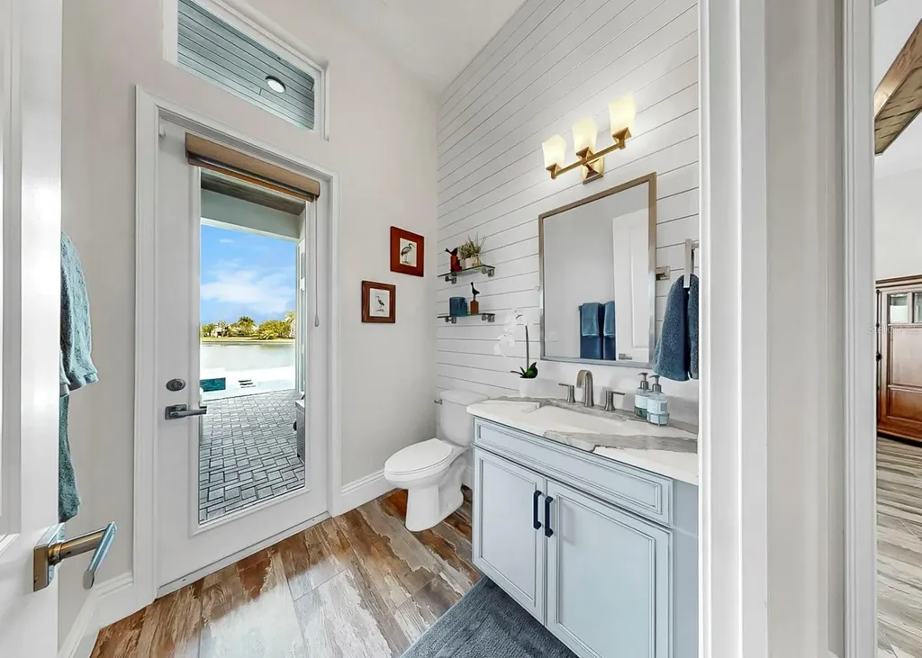 813 Manns Harbor Drive Apollo Beach FL 33572