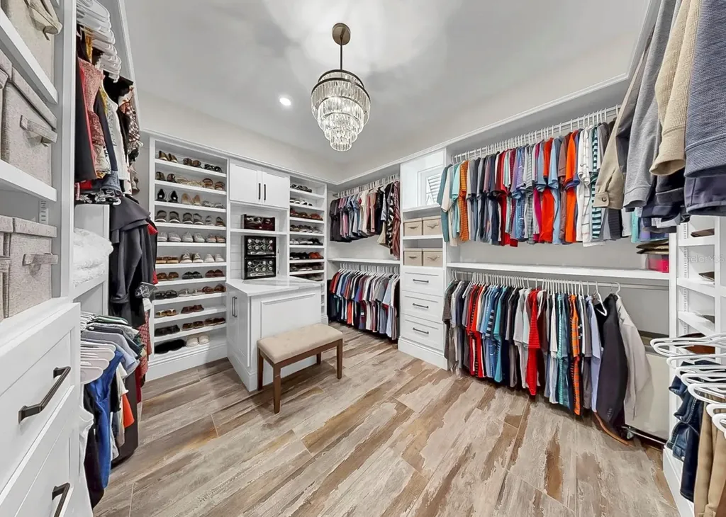 813 Manns Harbor Drive Apollo Beach FL 33572