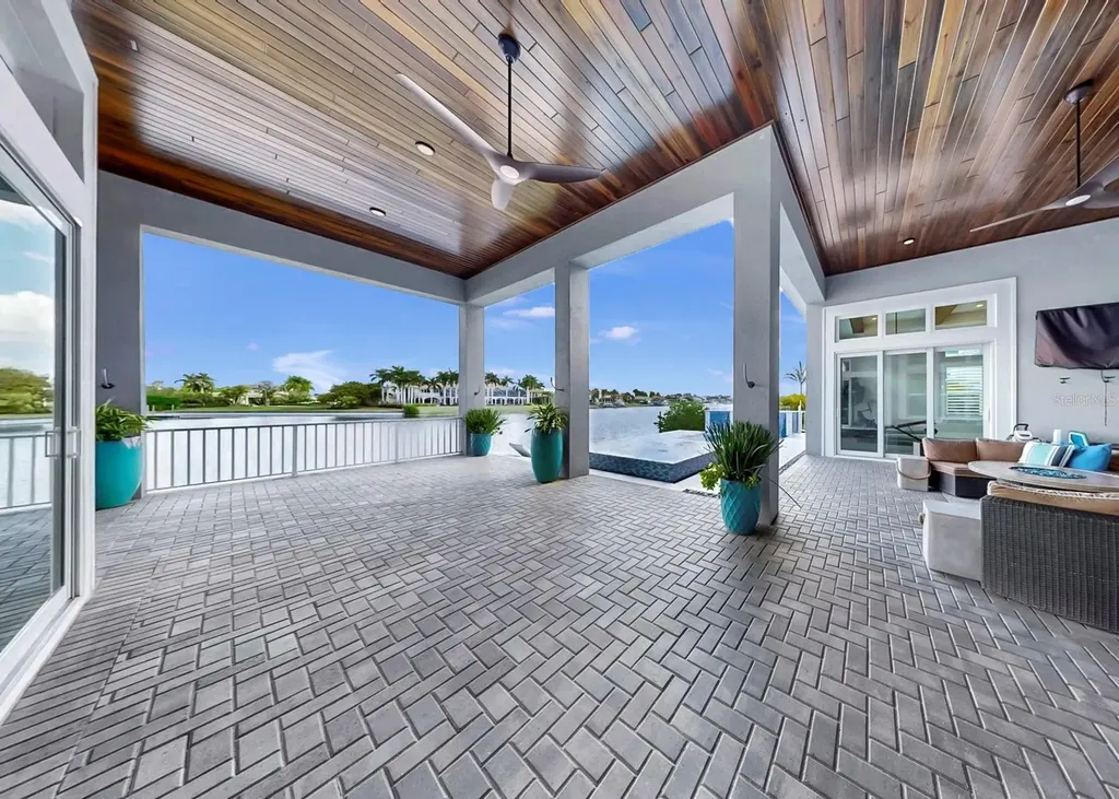 813 Manns Harbor Drive Apollo Beach FL 33572