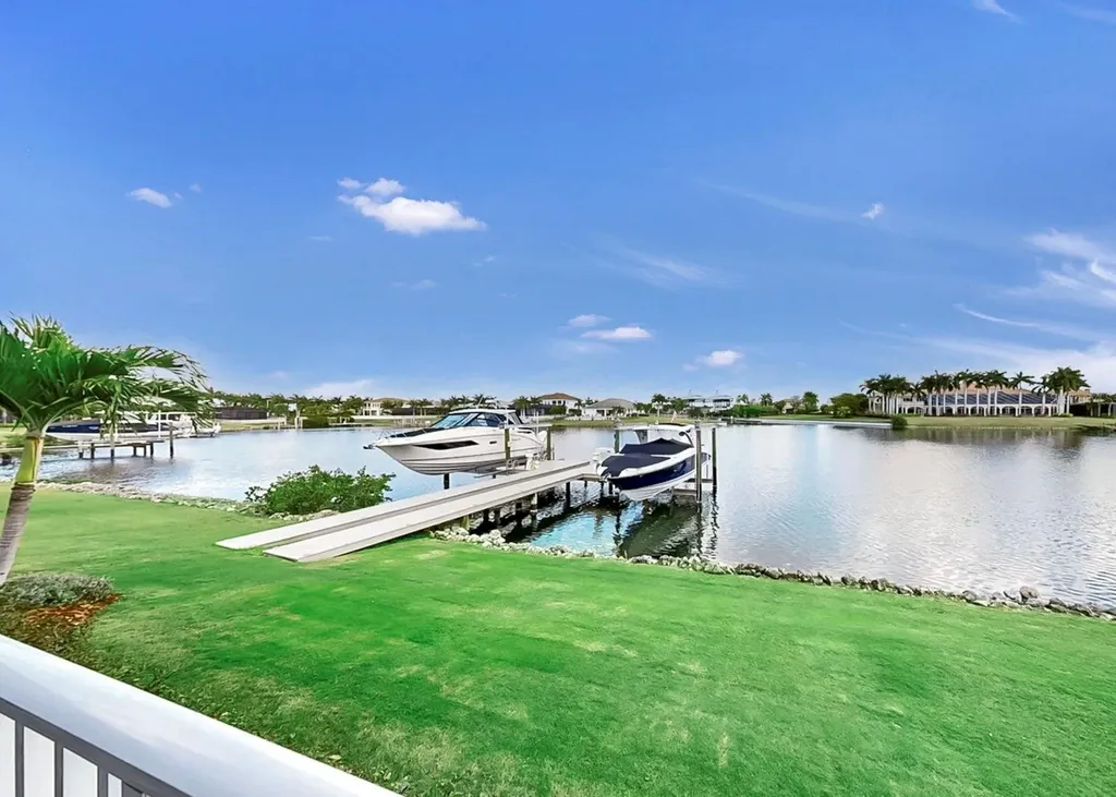 813 Manns Harbor Drive Apollo Beach FL 33572
