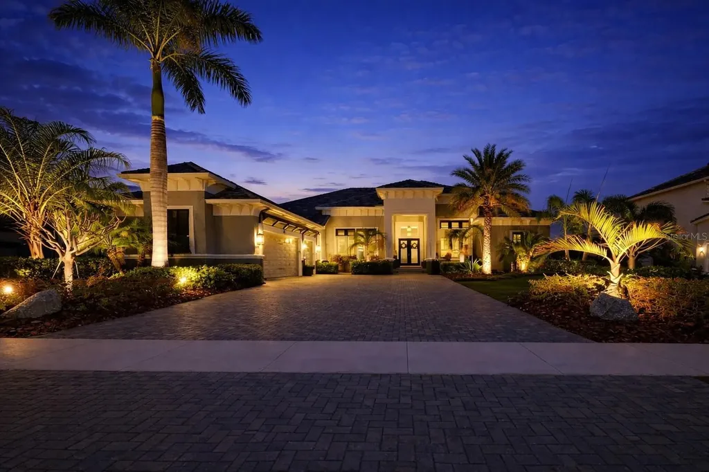 813 Manns Harbor Drive Apollo Beach FL 33572