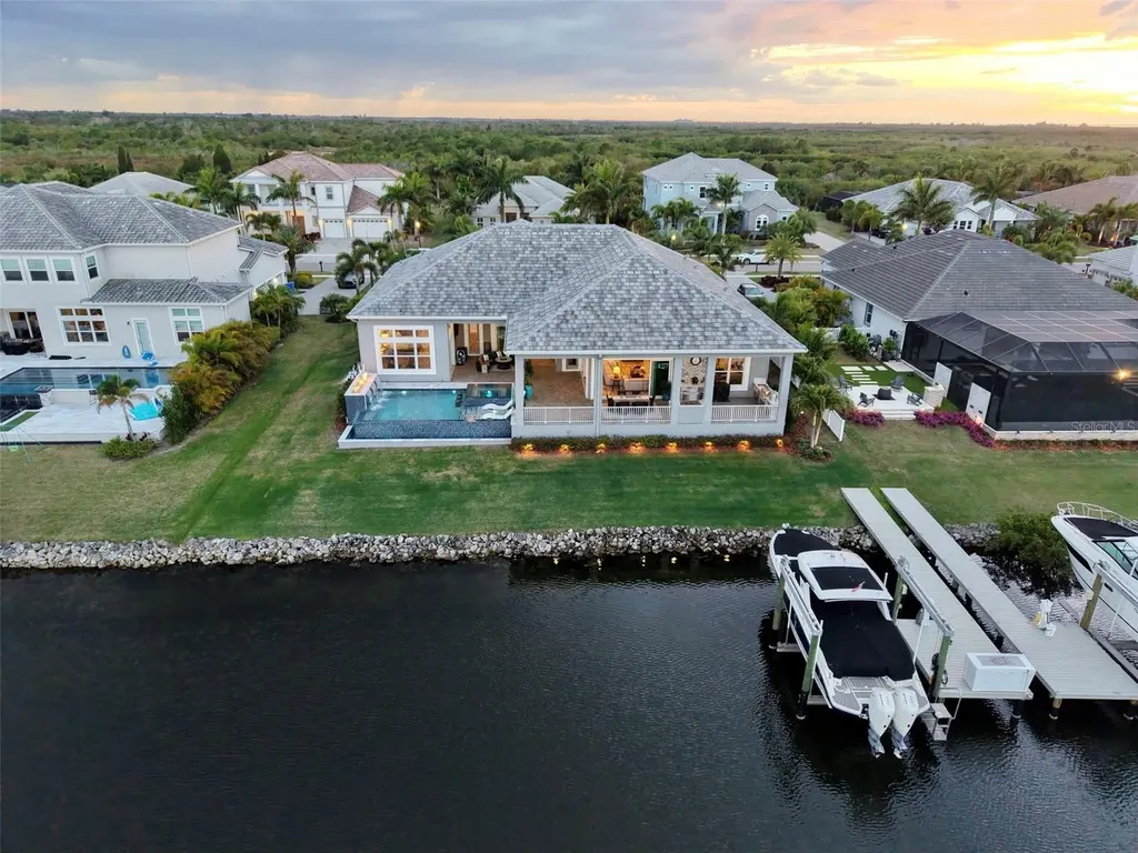 813 Manns Harbor Drive Apollo Beach FL 33572
