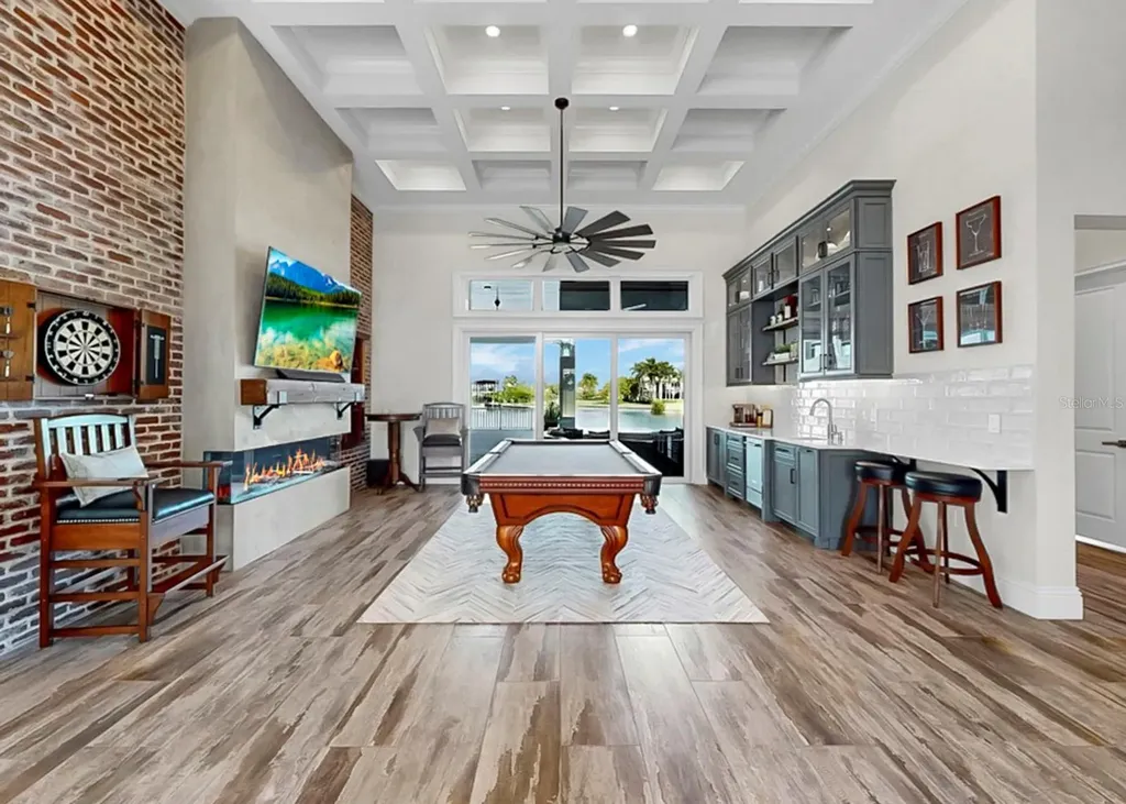 813 Manns Harbor Drive Apollo Beach FL 33572