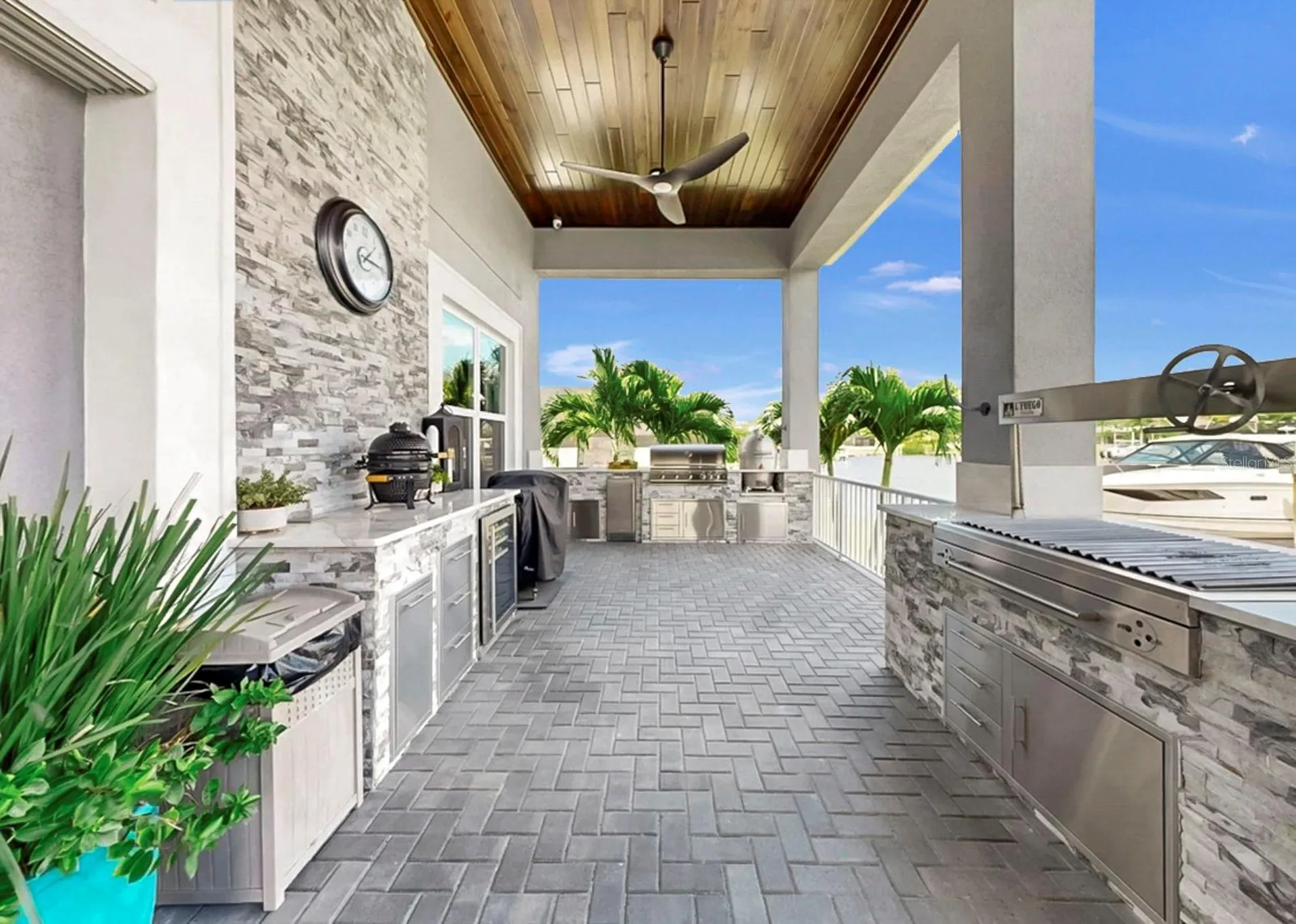 813 Manns Harbor Drive Apollo Beach FL 33572