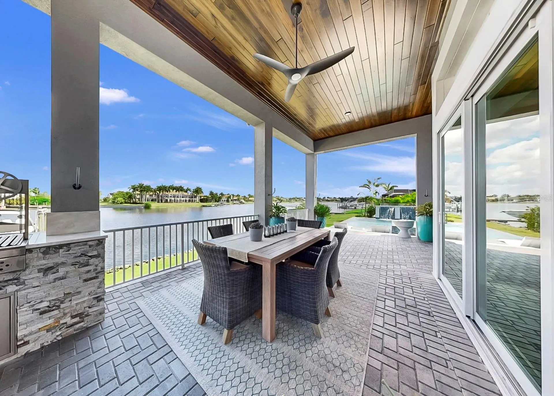 813 Manns Harbor Drive Apollo Beach FL 33572