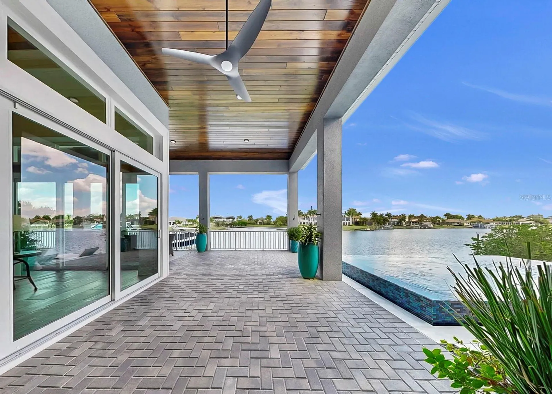 813 Manns Harbor Drive Apollo Beach FL 33572