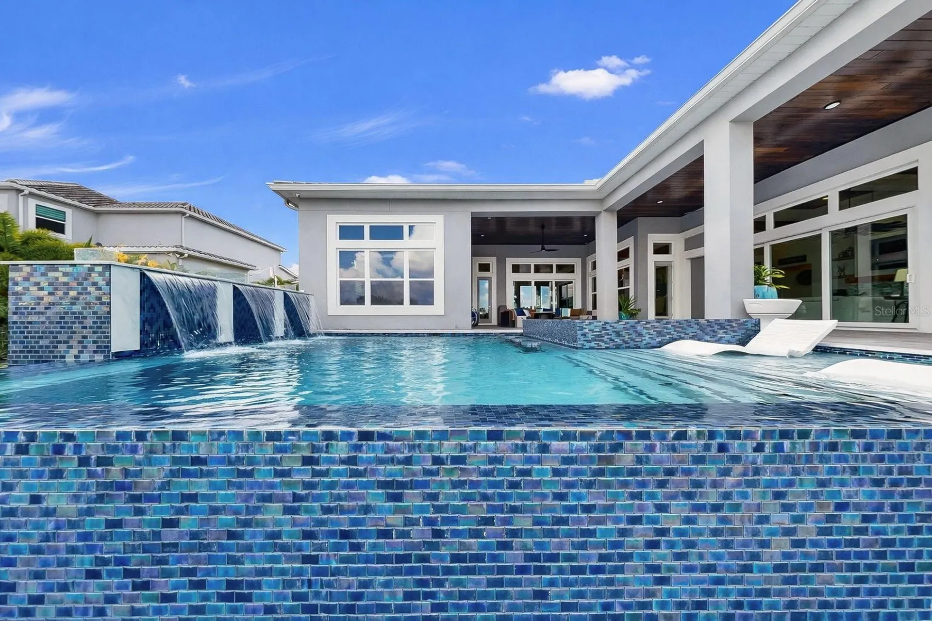 813 Manns Harbor Drive Apollo Beach FL 33572