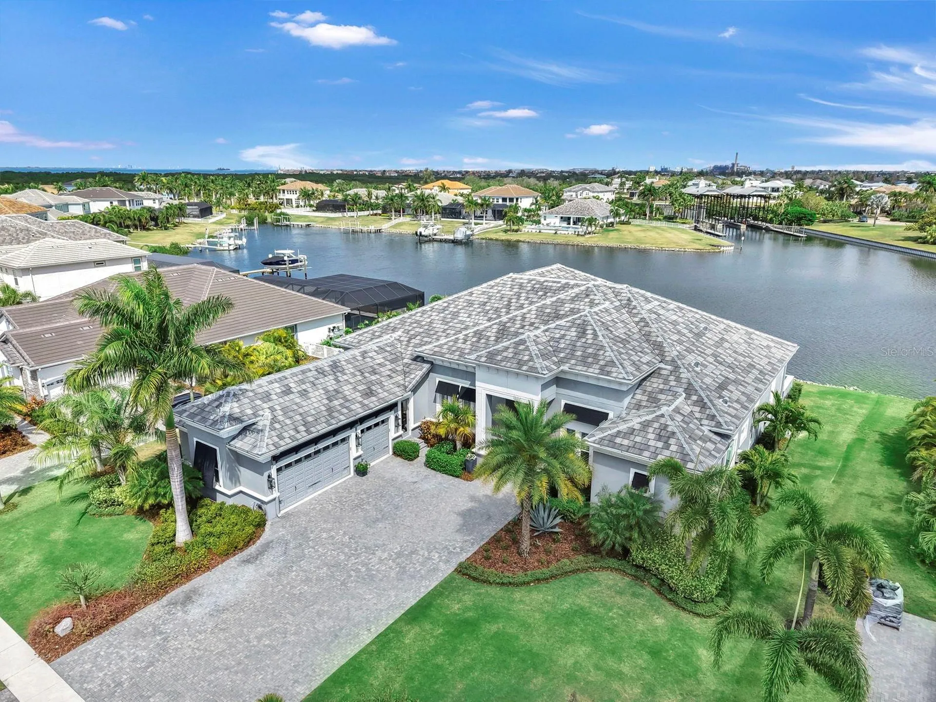 813 Manns Harbor Drive Apollo Beach FL 33572