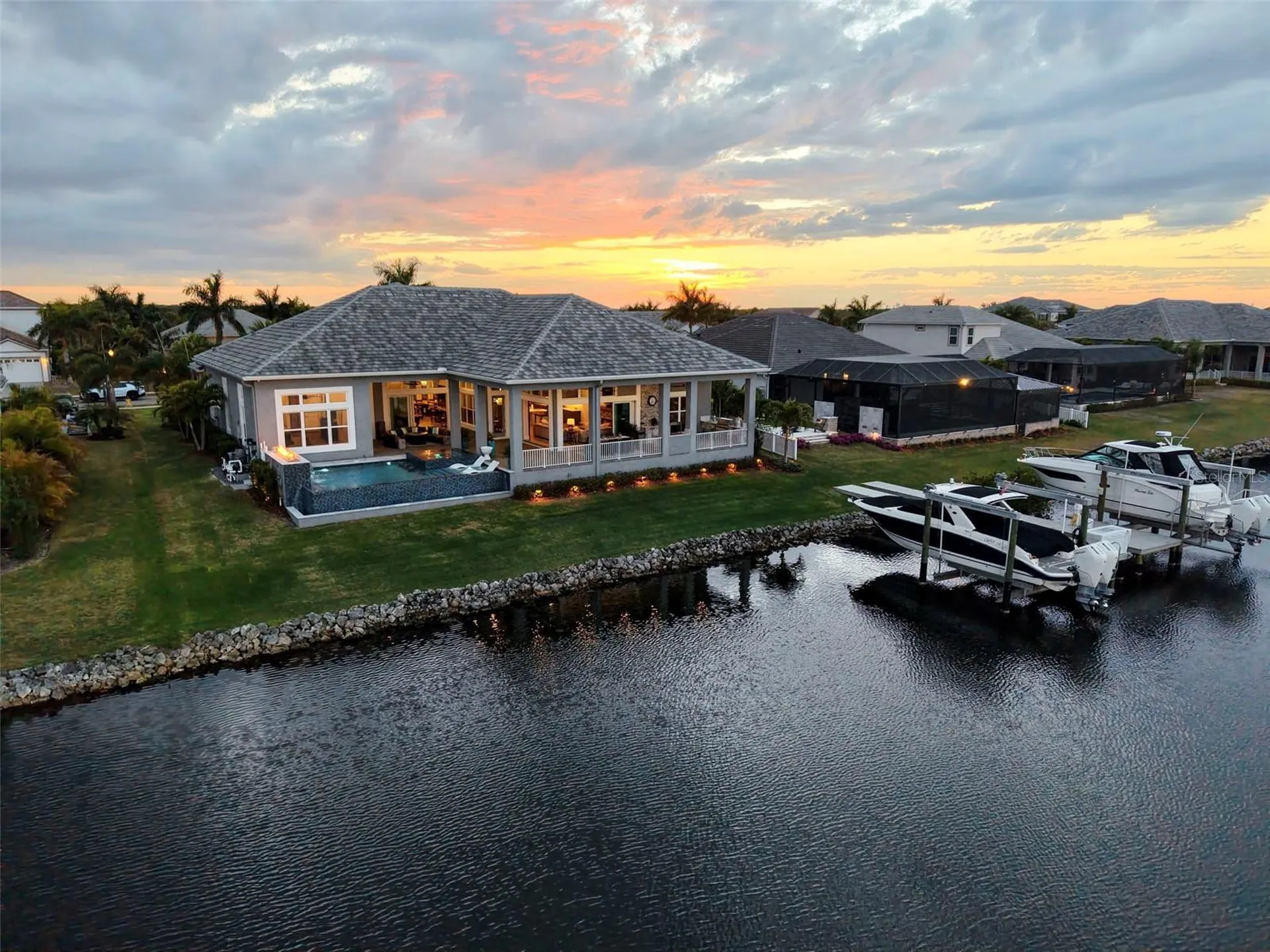 813 Manns Harbor Drive Apollo Beach FL 33572