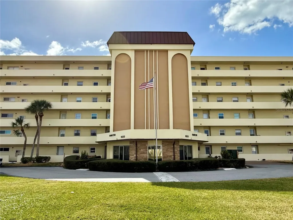 4650 Cove Circle St Petersburg FL 33708