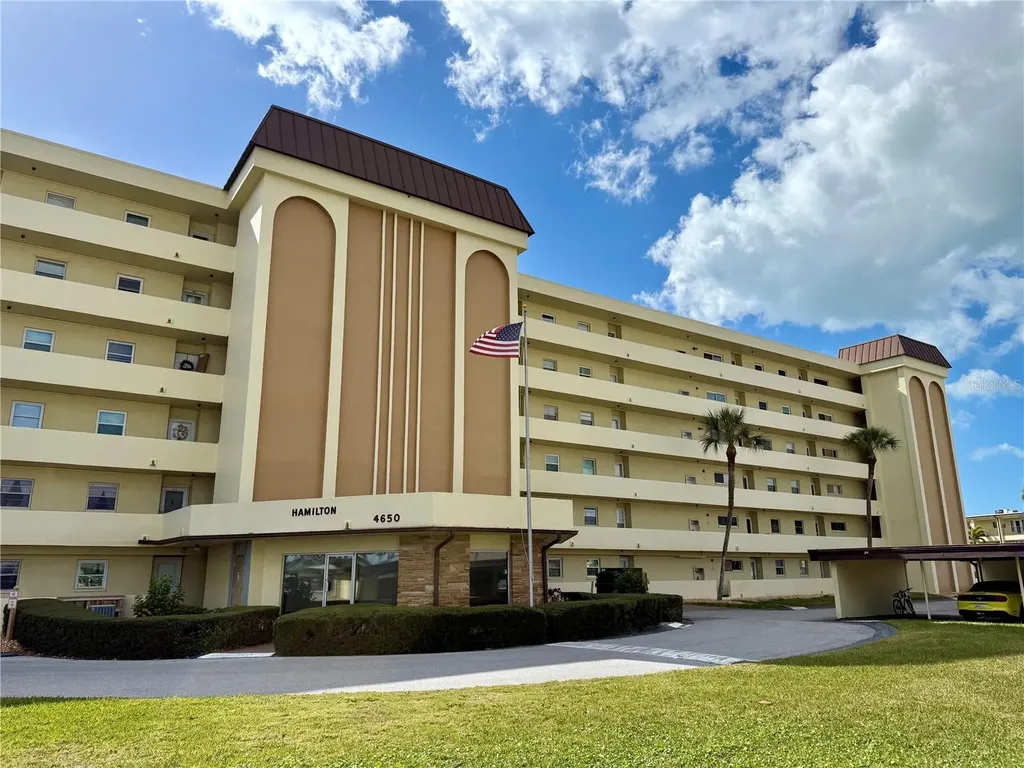 4650 Cove Circle St Petersburg FL 33708