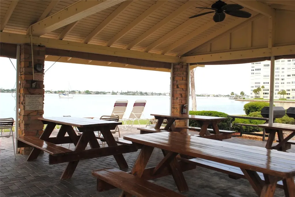 4650 Cove Circle St Petersburg FL 33708