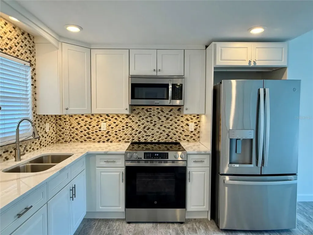 4650 Cove Circle St Petersburg FL 33708