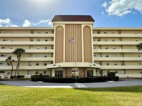 4650 Cove Circle St Petersburg FL 33708