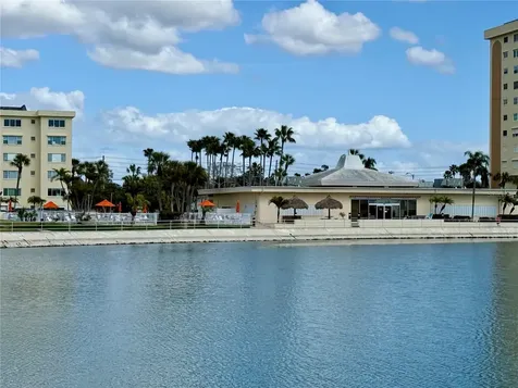 4650 Cove Circle St Petersburg FL 33708