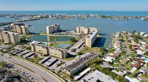 4650 Cove Circle St Petersburg FL 33708