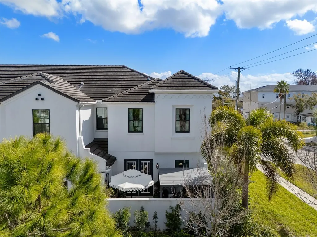 503 N Manhattan Avenue Tampa FL 33609