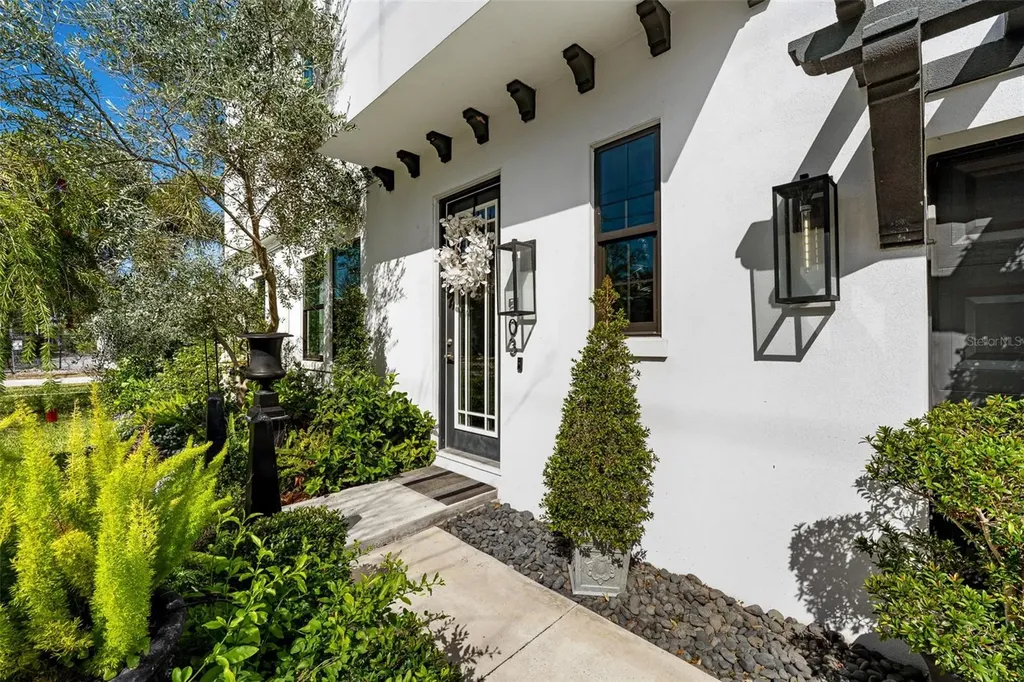 503 N Manhattan Avenue Tampa FL 33609
