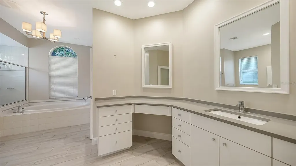 6309 Thorndon Circle University Park FL 34201