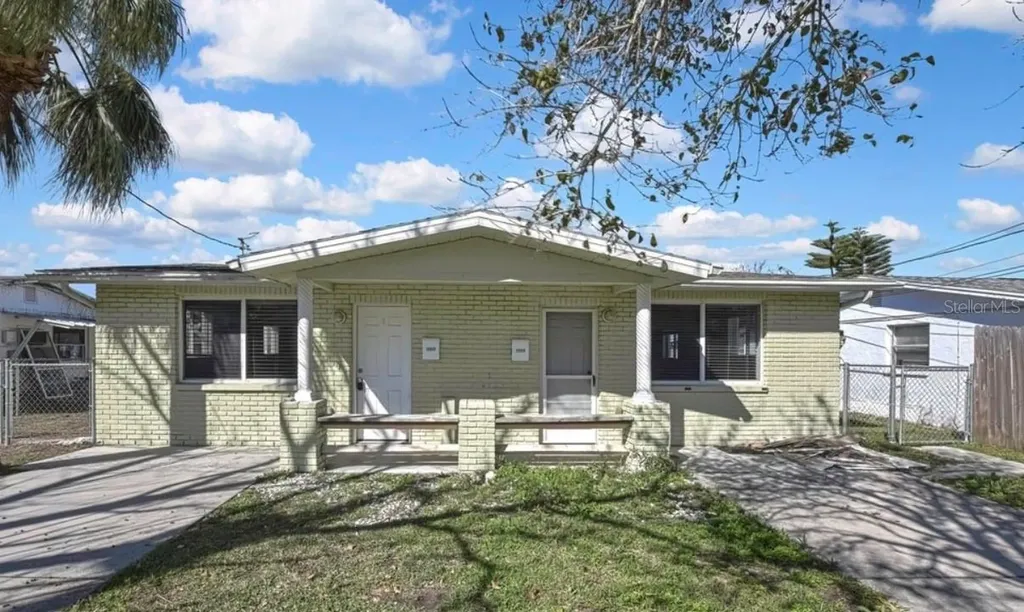 12527 1st Isle Hudson FL 34667