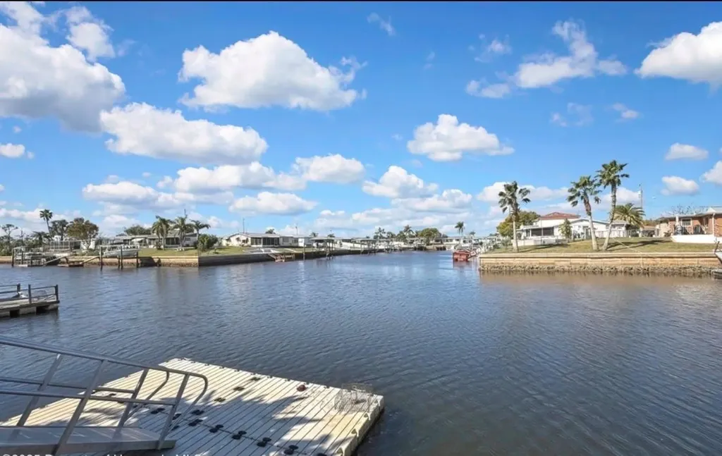 12527 1st Isle Hudson FL 34667