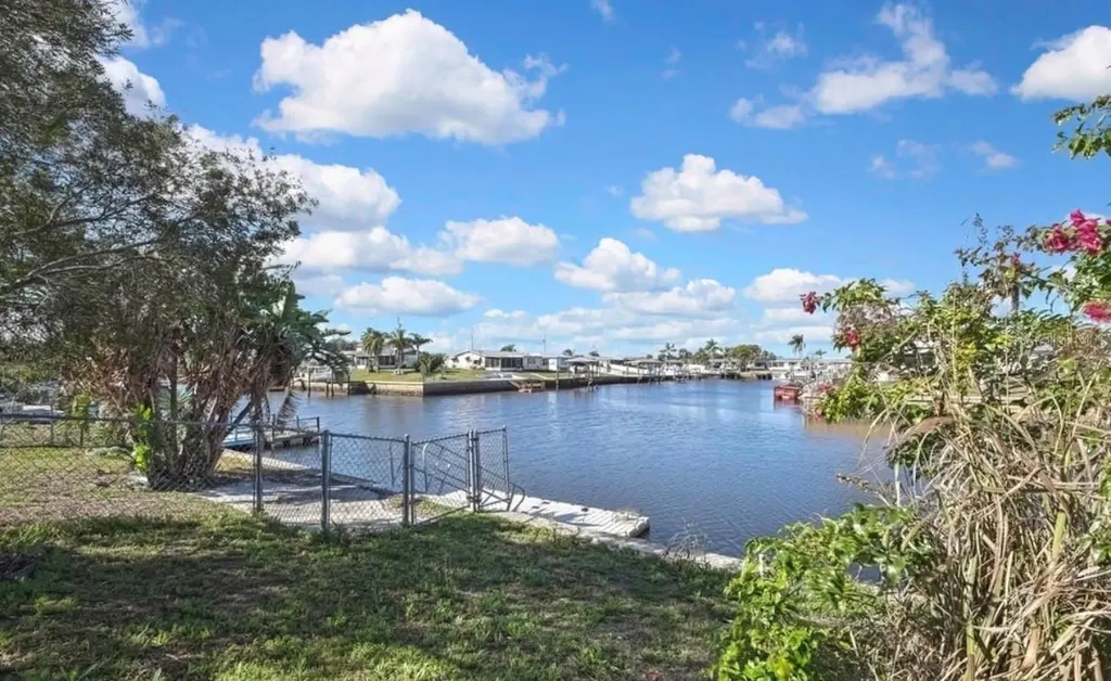 12527 1st Isle Hudson FL 34667