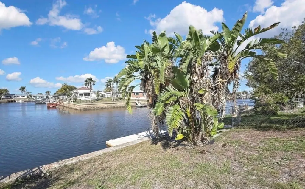 12527 1st Isle Hudson FL 34667
