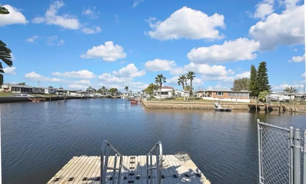 12527 1st Isle Hudson FL 34667