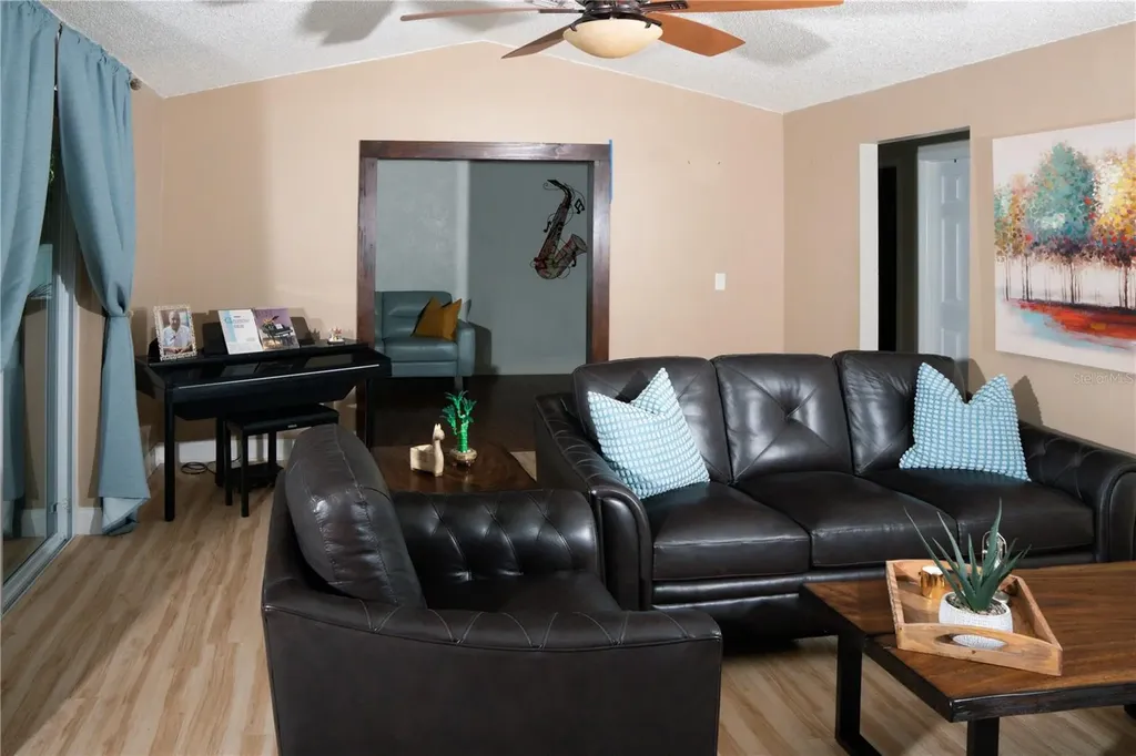 5834 98th Avenue N Pinellas Park FL 33782