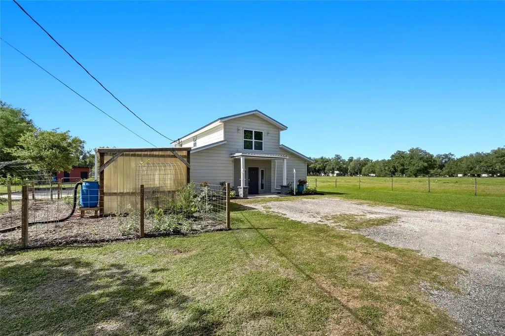 123 S Wiggins Road Plant City FL 33566