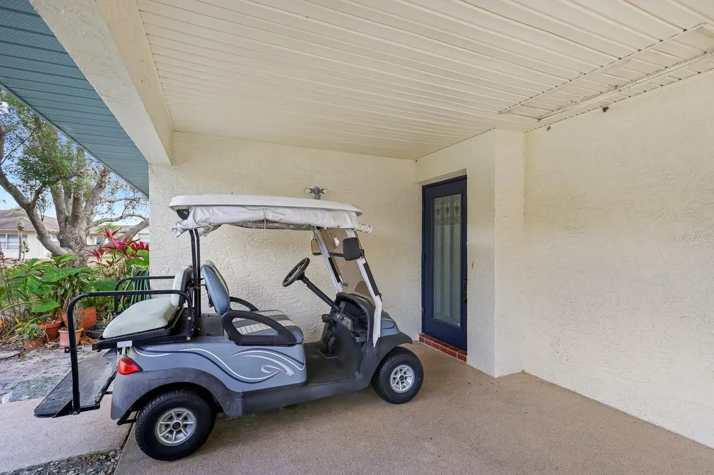 2003 Hadrian Court Sun City Center FL 33573