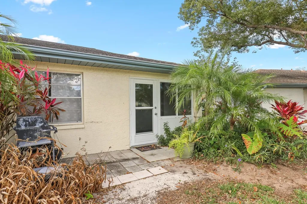 2003 Hadrian Court Sun City Center FL 33573