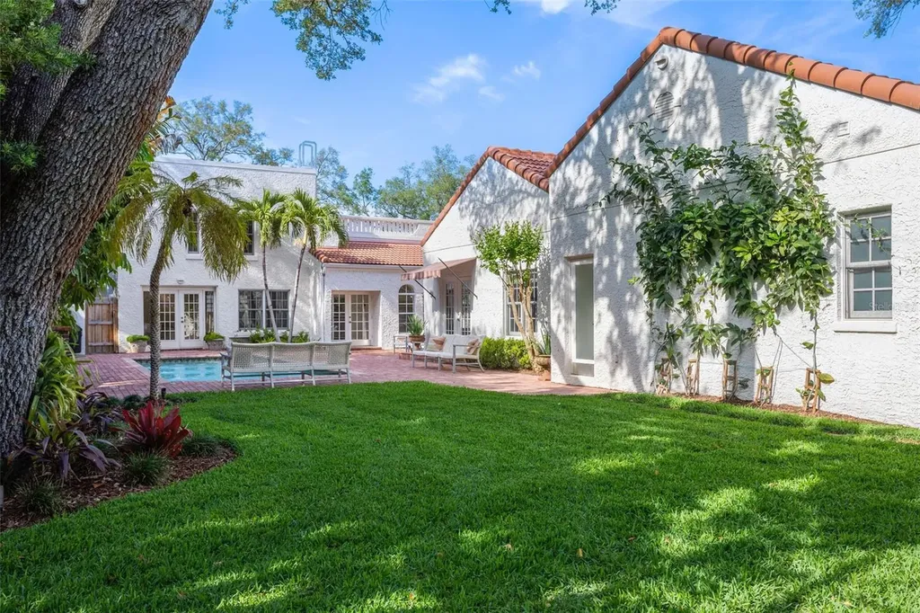 54 Aegean Avenue Tampa FL 33606