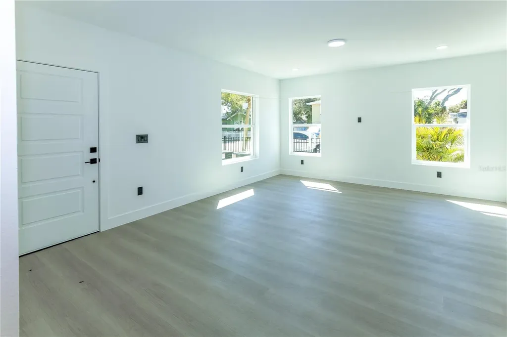 1834/1836 19th Street S St Petersburg FL 33712