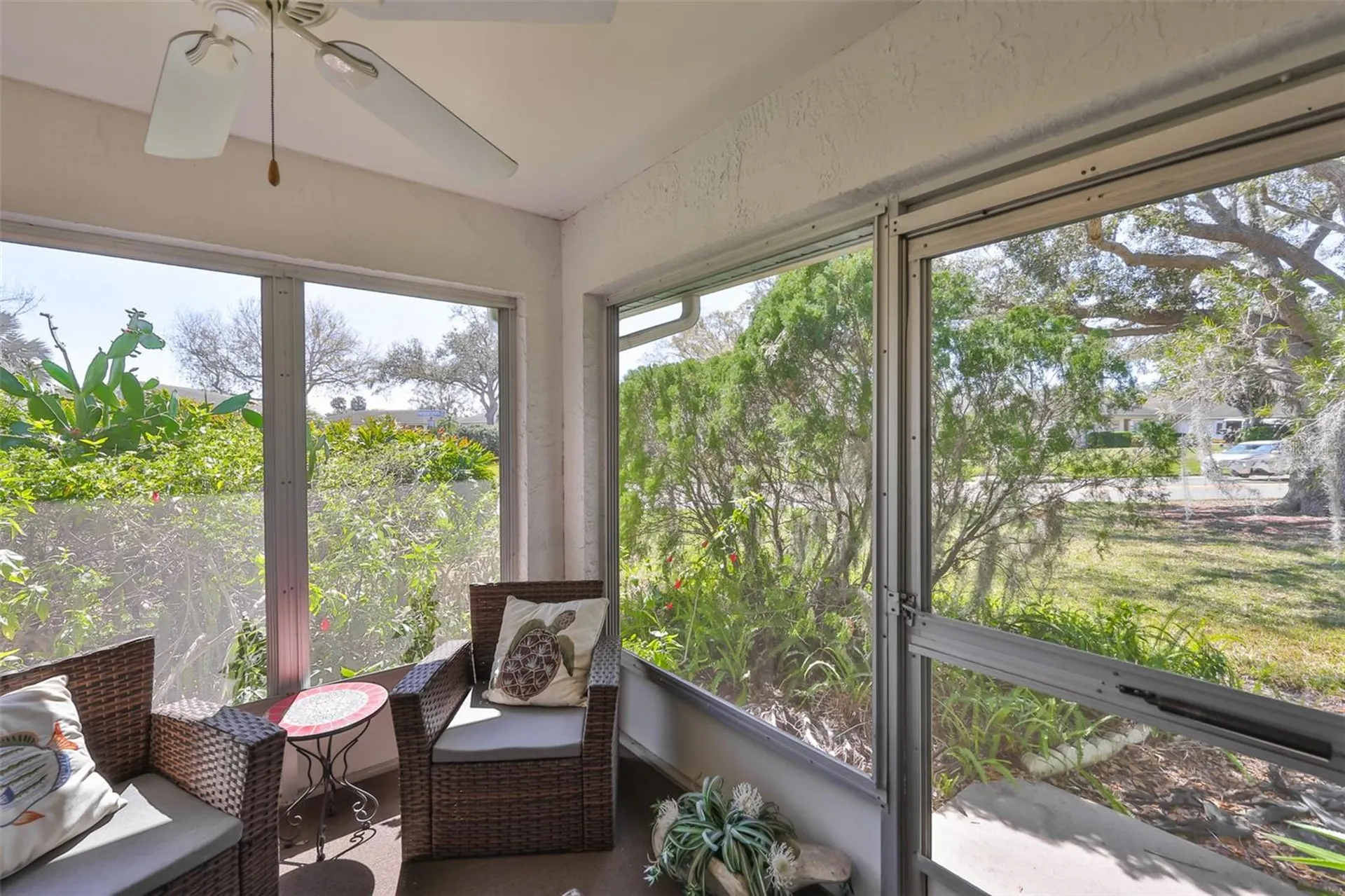 2009 Halmrock Place Sun City Center FL 33573