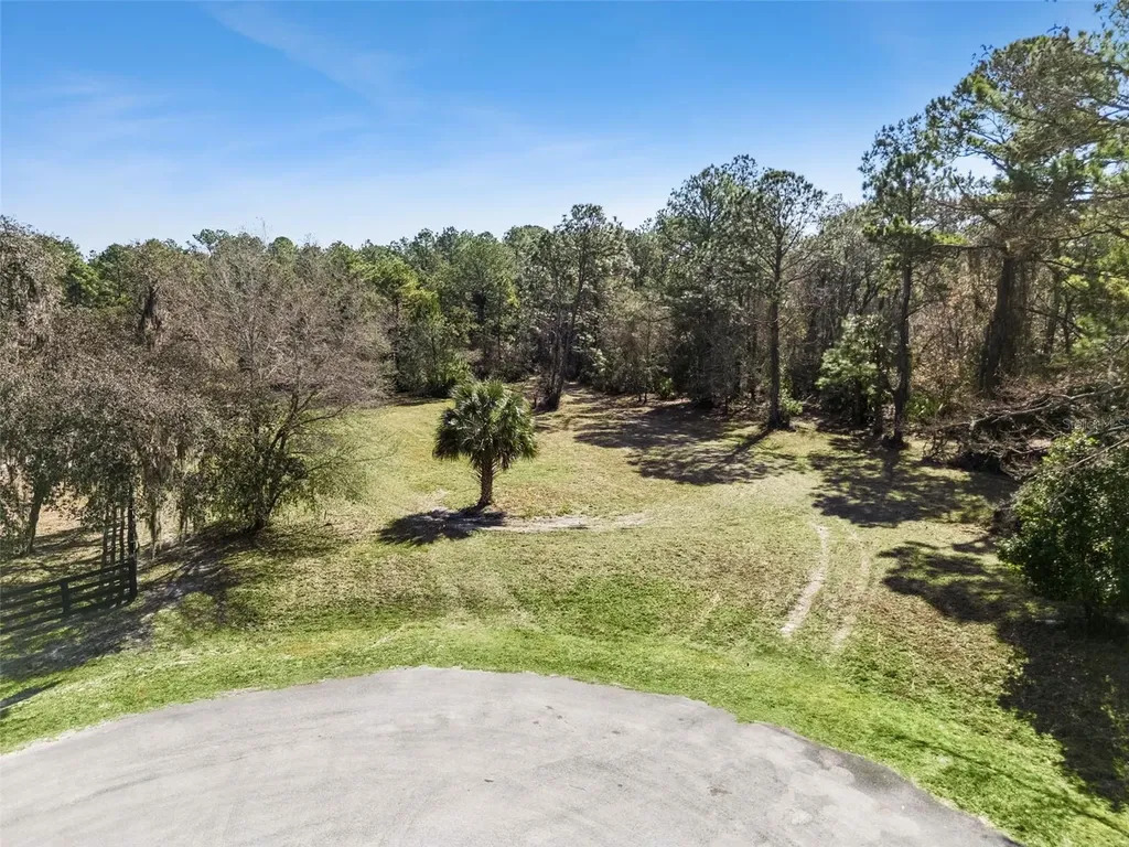 22271 Deer Park Avenue Eustis FL 32736