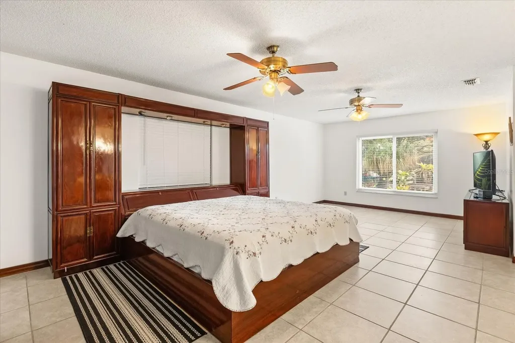 1534 Perez Orlando FL 32825