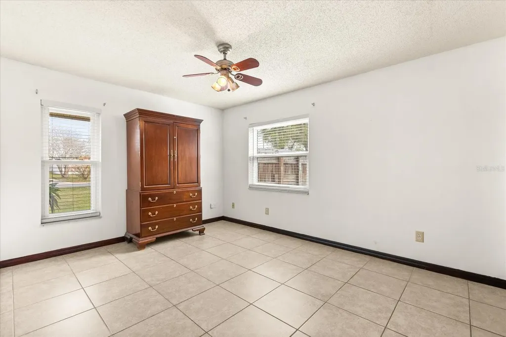 1534 Perez Orlando FL 32825