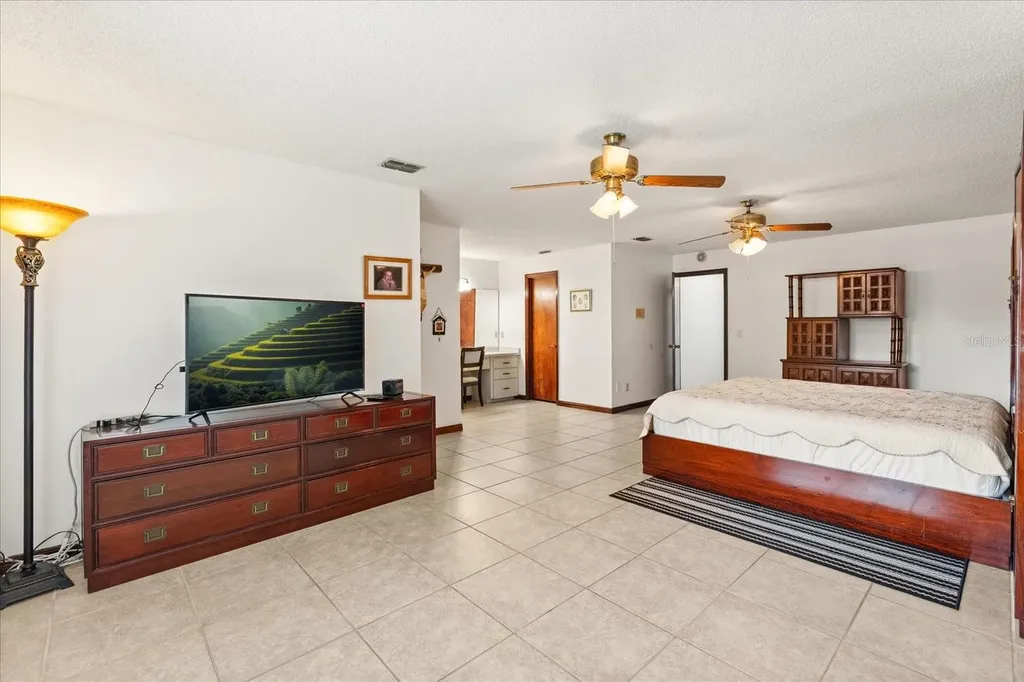1534 Perez Orlando FL 32825